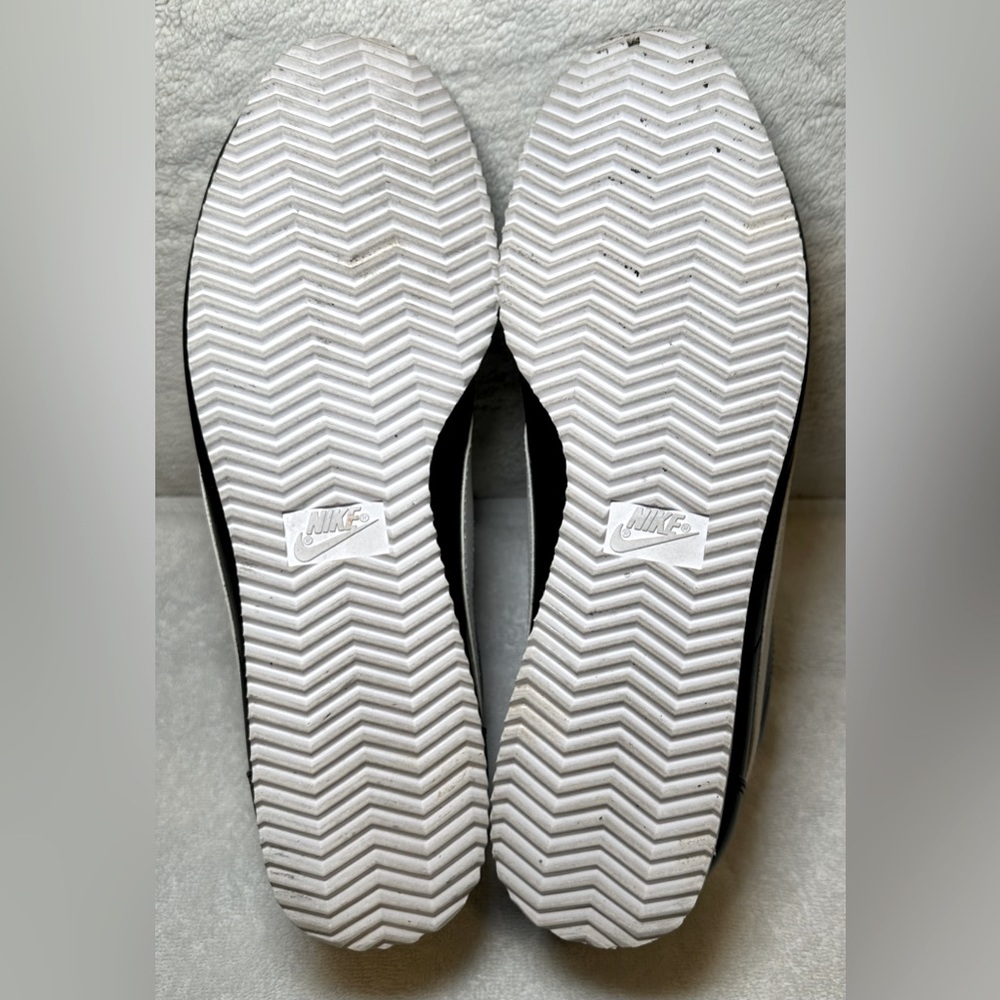 Nike Cortez unisex black and white classic style tennis shoes sneakers retro - Picture 9 of 10